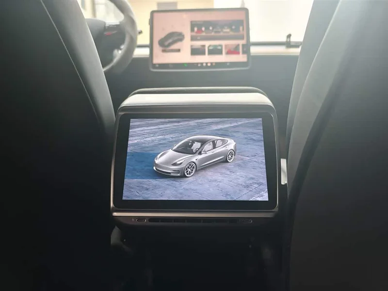 Tesla Model Y — фото 10