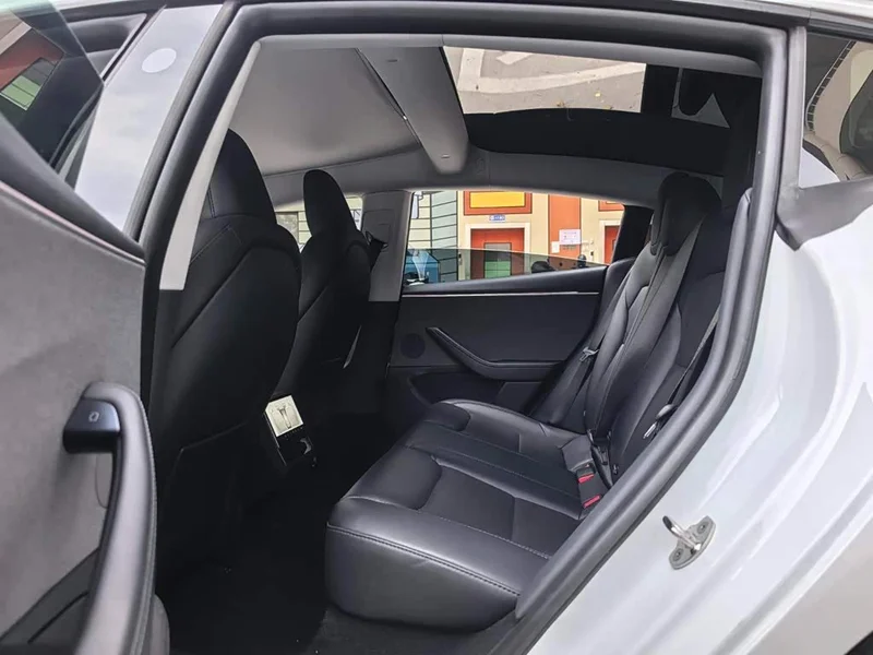 Tesla Model 3 — фото 11