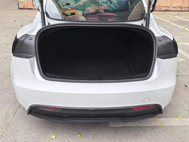 Tesla Model 3 — фото 15