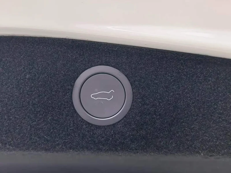 Tesla Model 3 — фото 16