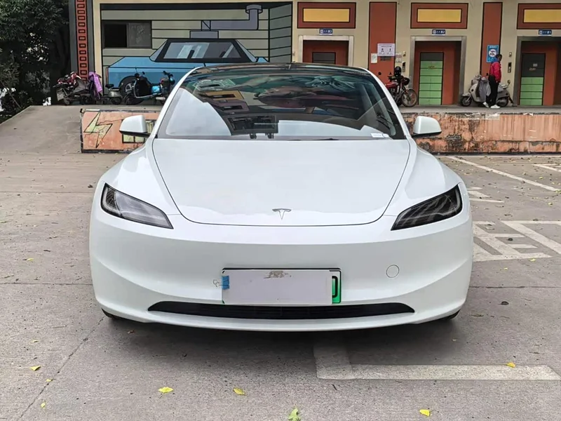 Tesla Model 3 — фото 2