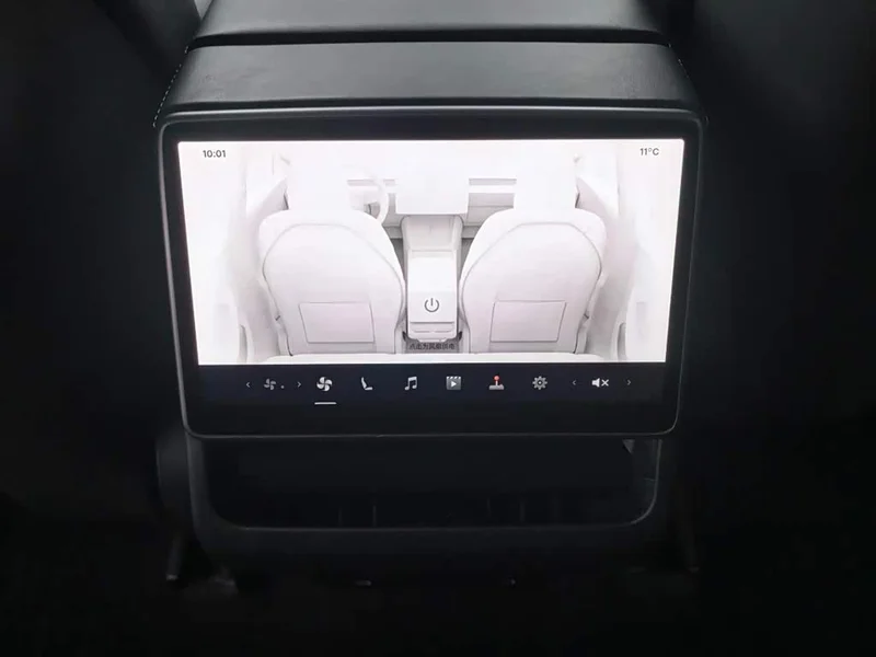 Tesla Model 3 — фото 9