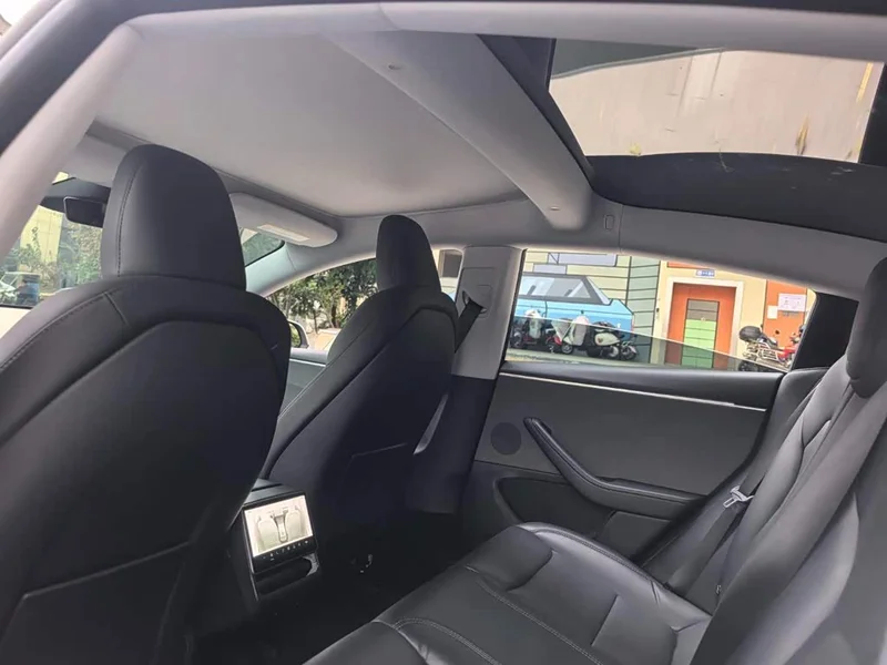 Tesla Model 3 — фото 10