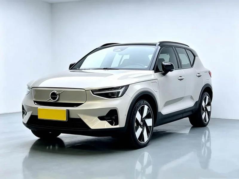 Volvo XC40 New Energy — фото 1