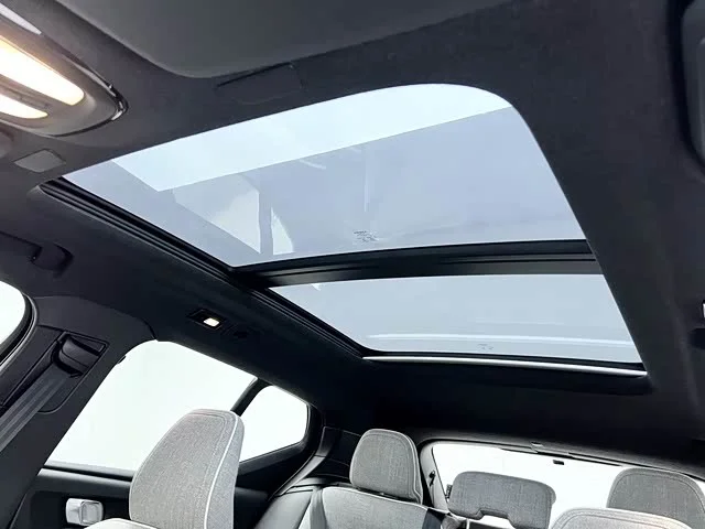 Volvo XC40 New Energy — фото 12