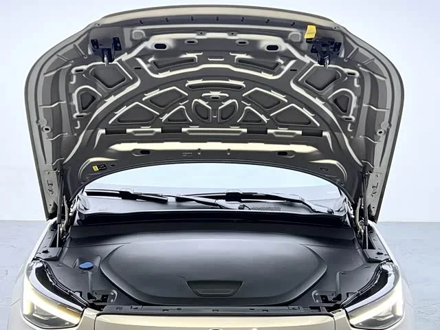 Volvo XC40 New Energy — фото 15