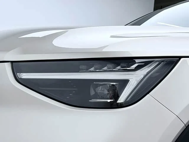 Volvo XC40 New Energy — фото 18