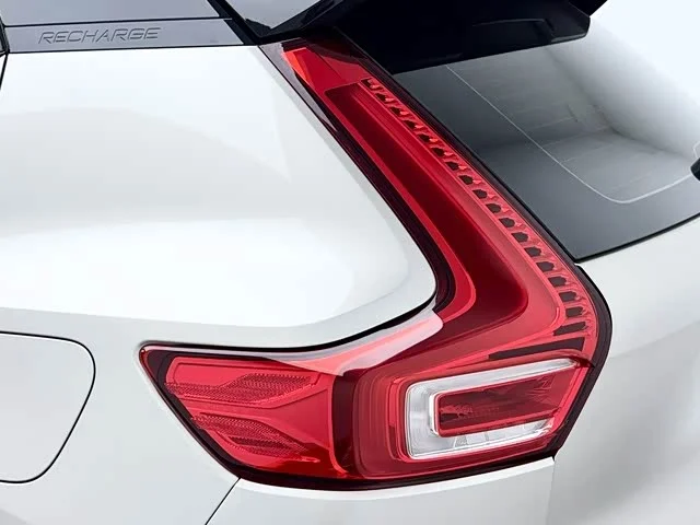 Volvo XC40 New Energy — фото 20