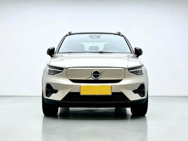 Volvo XC40 New Energy — фото 2