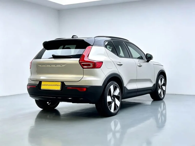 Volvo XC40 New Energy — фото 6