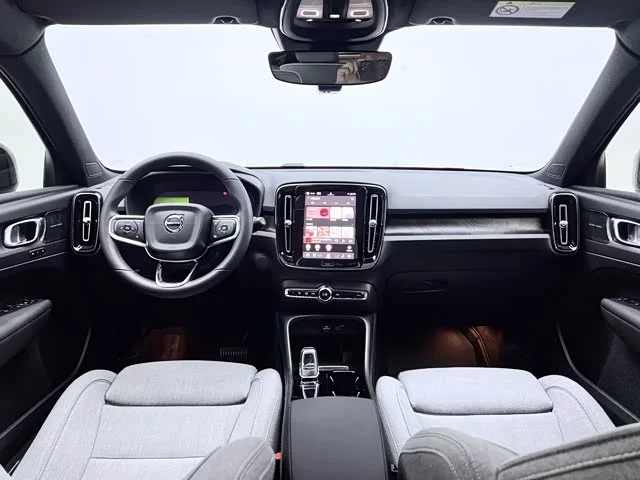 Volvo XC40 New Energy — фото 10