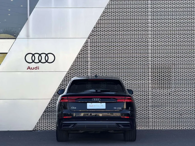 Audi Q8 — фото 5