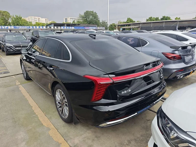 Hongqi H5 — фото 14