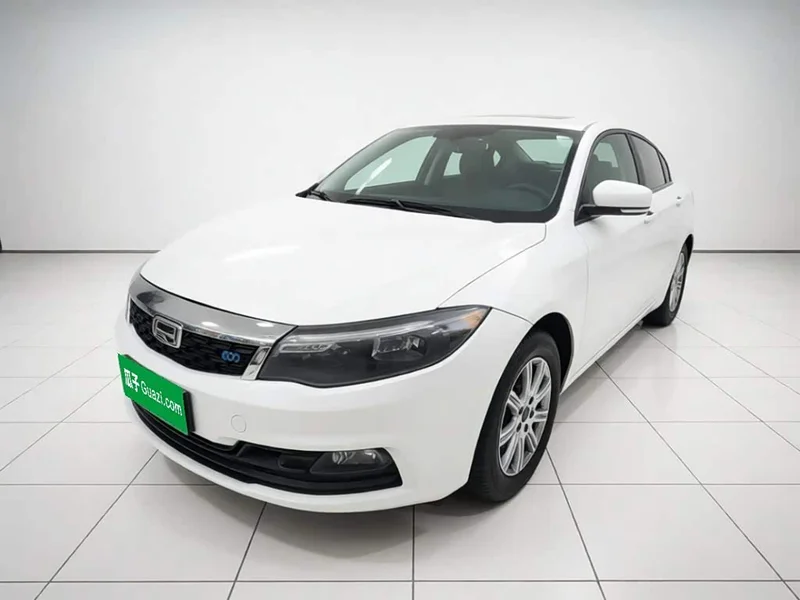 Qoros 3 — фото 1