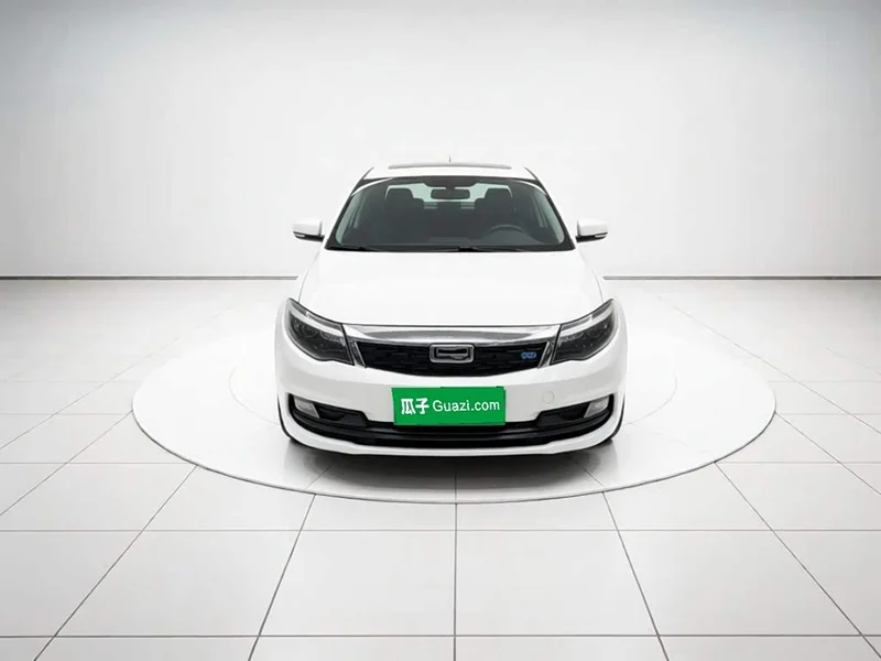 Qoros 3 — фото 2
