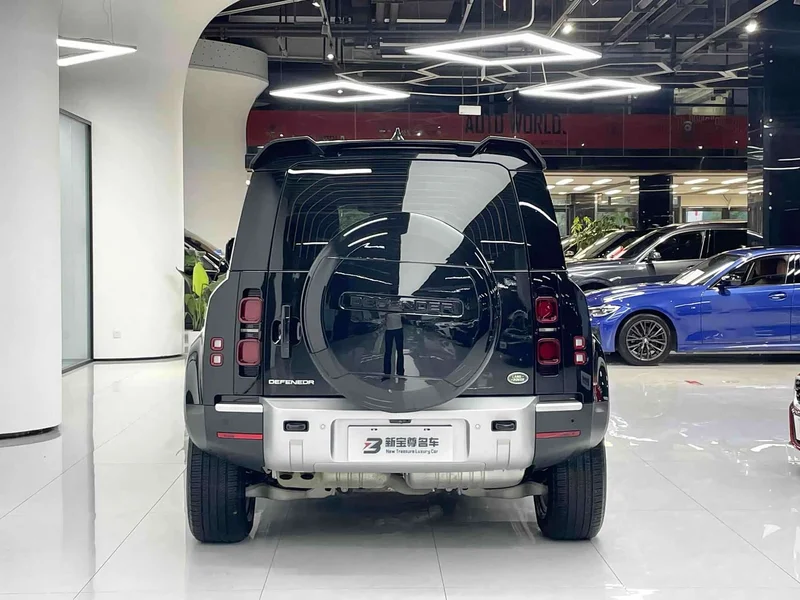Land Rover Defender — фото 11