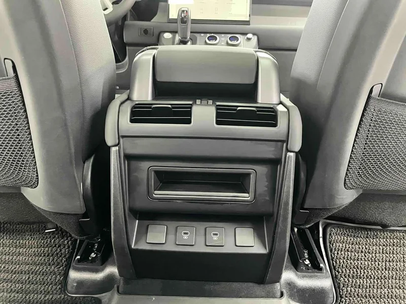 Land Rover Defender — фото 13