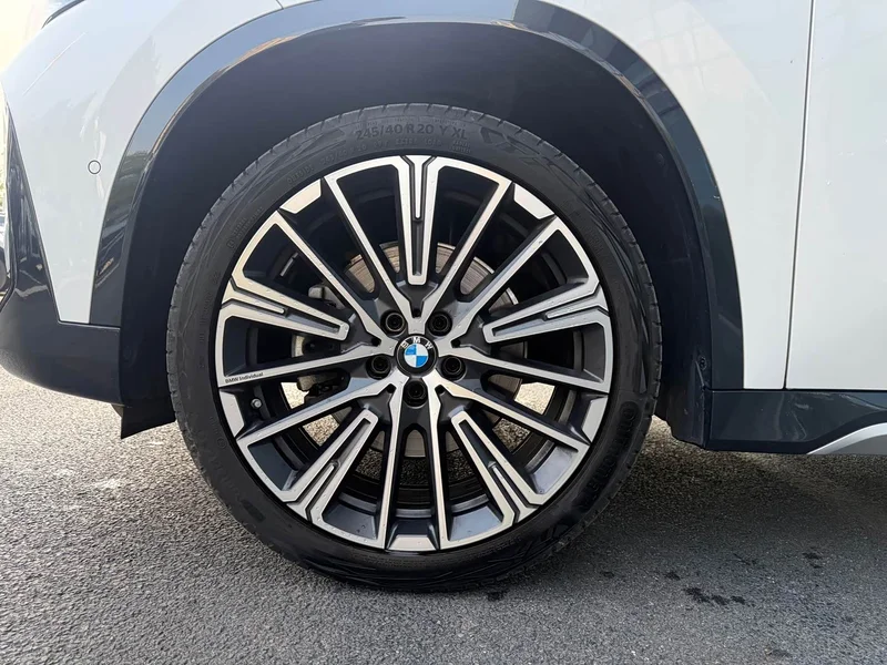 BMW X1 — фото 9