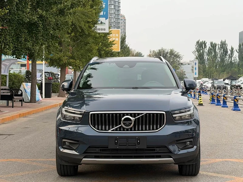 Volvo XC40 — фото 2