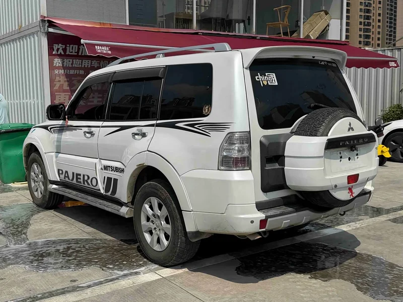 Mitsubishi Pajero (Imported) — фото 3