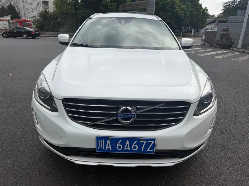 Volvo XC60 — фото 2