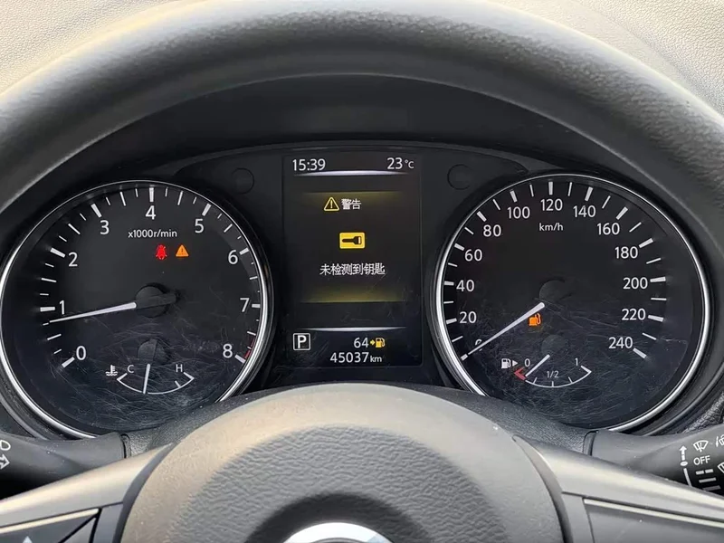 Nissan Qashqai — фото 17