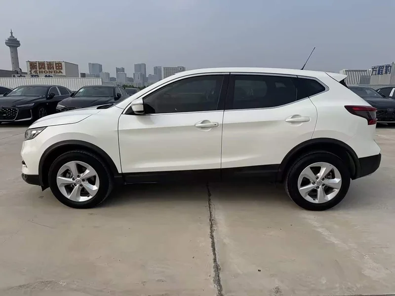 Nissan Qashqai — фото 4
