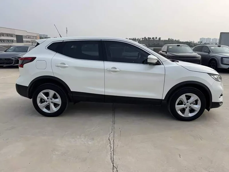 Nissan Qashqai — фото 5