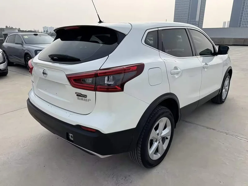 Nissan Qashqai — фото 6