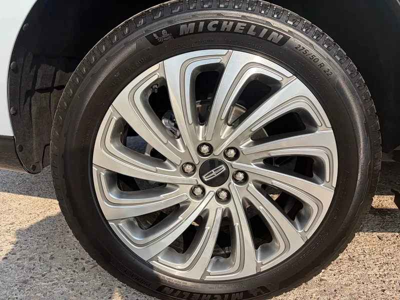 Lincoln Navigator — фото 17