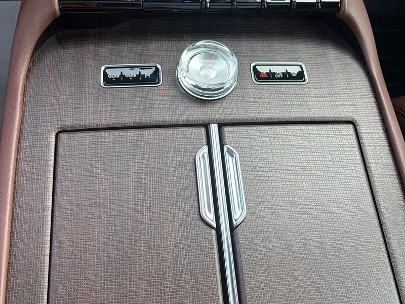 Lincoln Navigator — фото 20