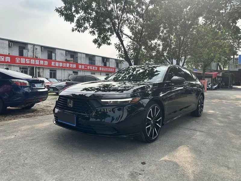 Honda Accord — фото 1