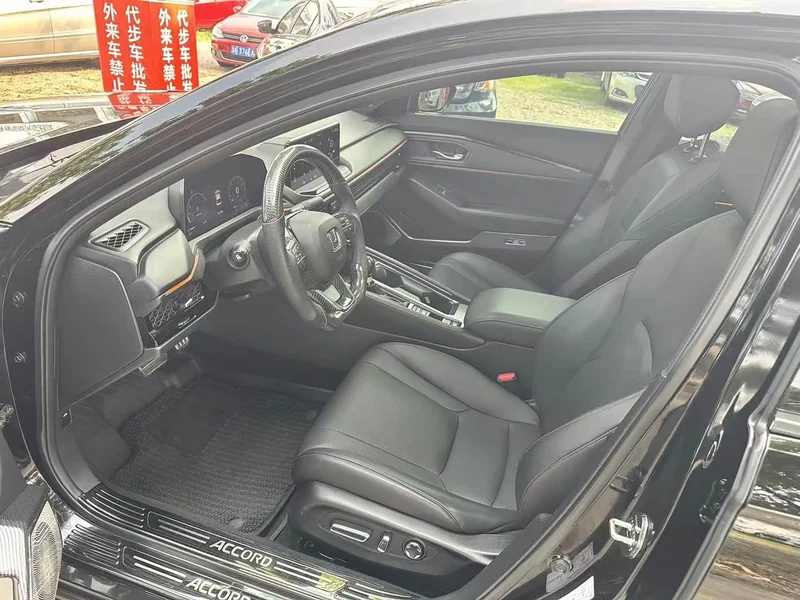 Honda Accord — фото 9