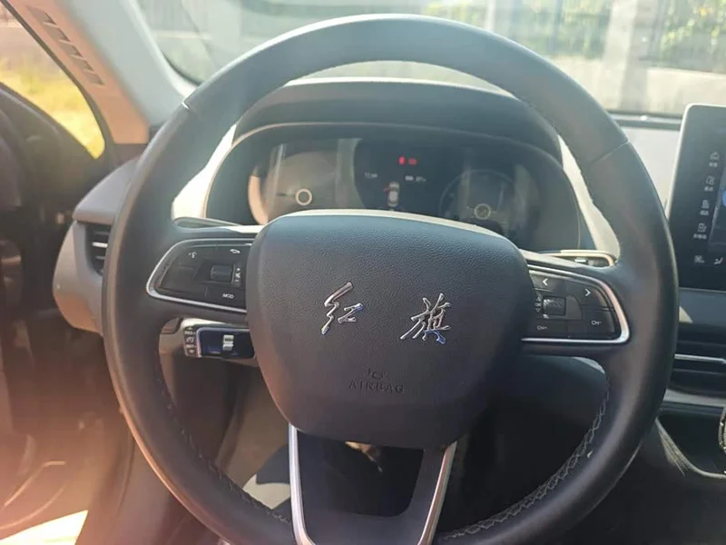 Hongqi E-QM5 — фото 15