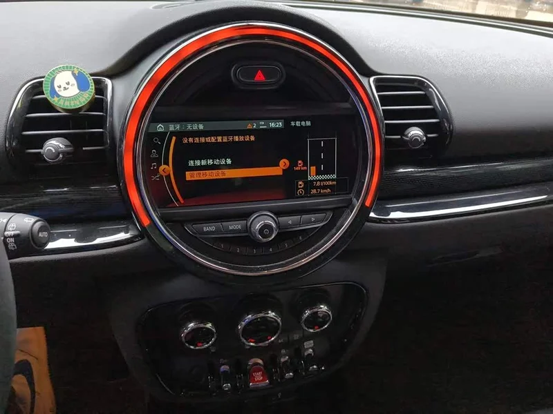 MINI CLUBMAN — фото 13