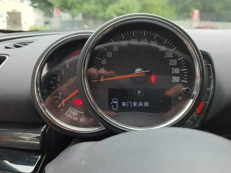 MINI CLUBMAN — фото 14