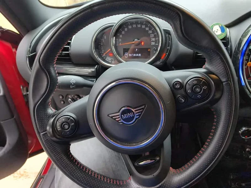 MINI CLUBMAN — фото 15