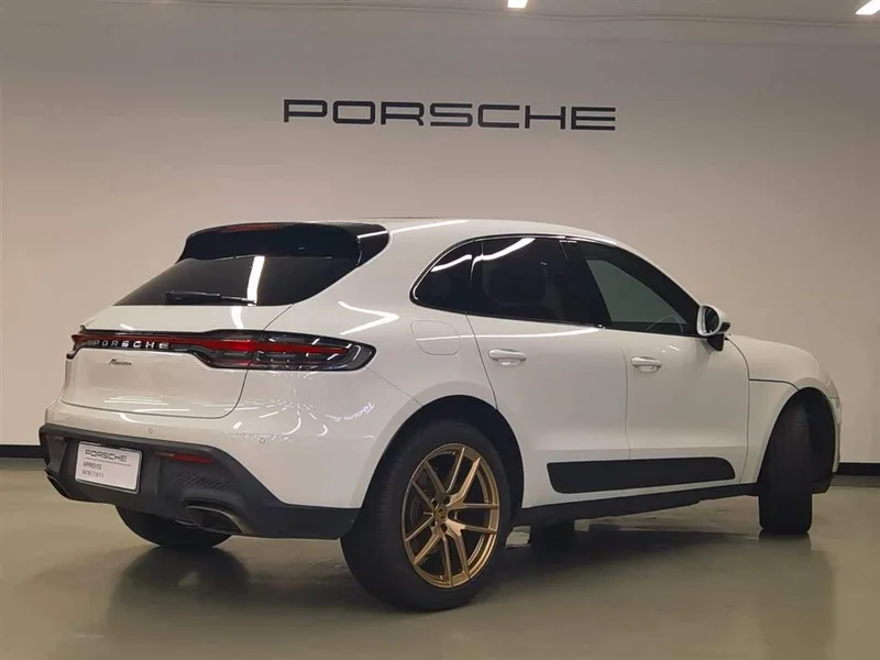 Porsche Macan — фото 20