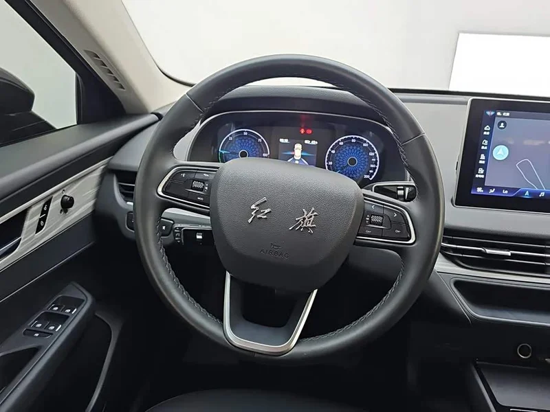 Hongqi E-QM5 — фото 15