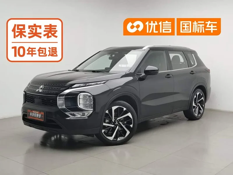 Mitsubishi Outlander — фото 1