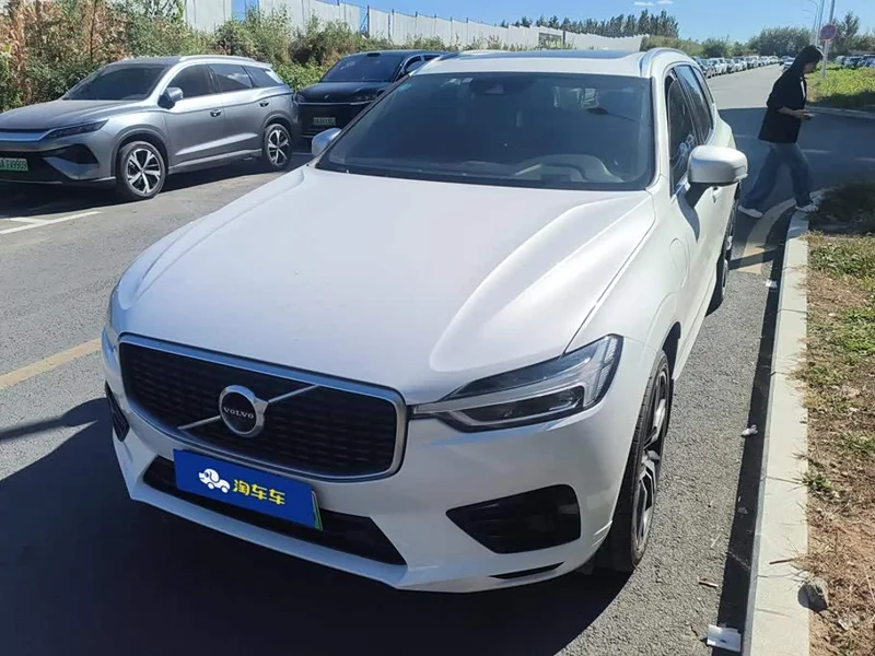 Volvo XC60 PHEV — фото 1