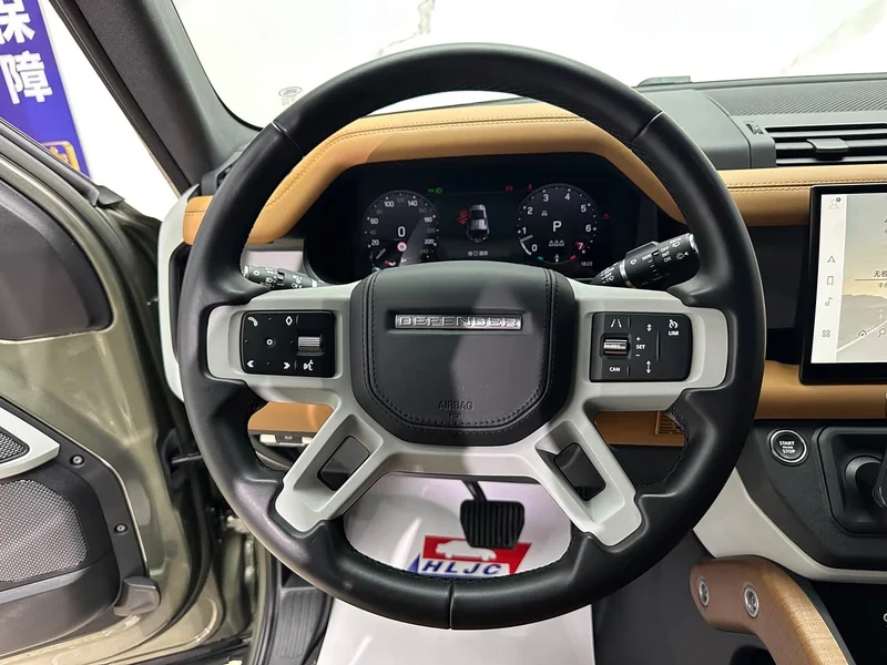 Land Rover Defender — фото 11