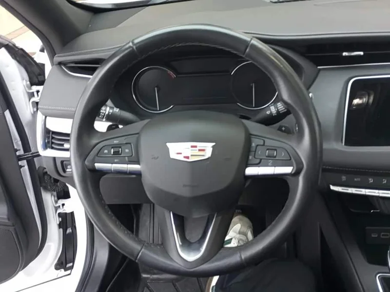 Cadillac XT4 — фото 15