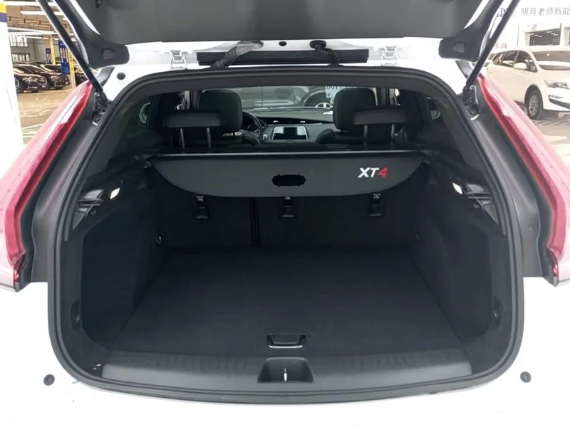 Cadillac XT4 — фото 4