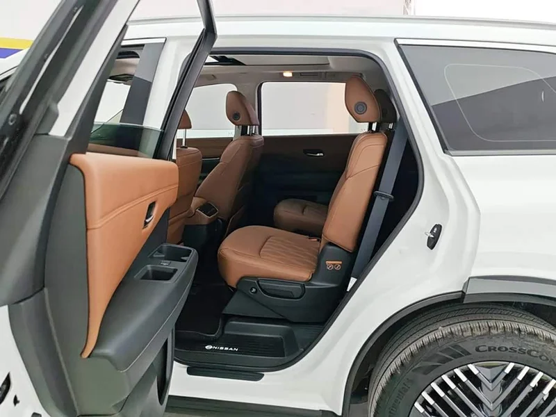 Nissan Pathfinder — фото 11