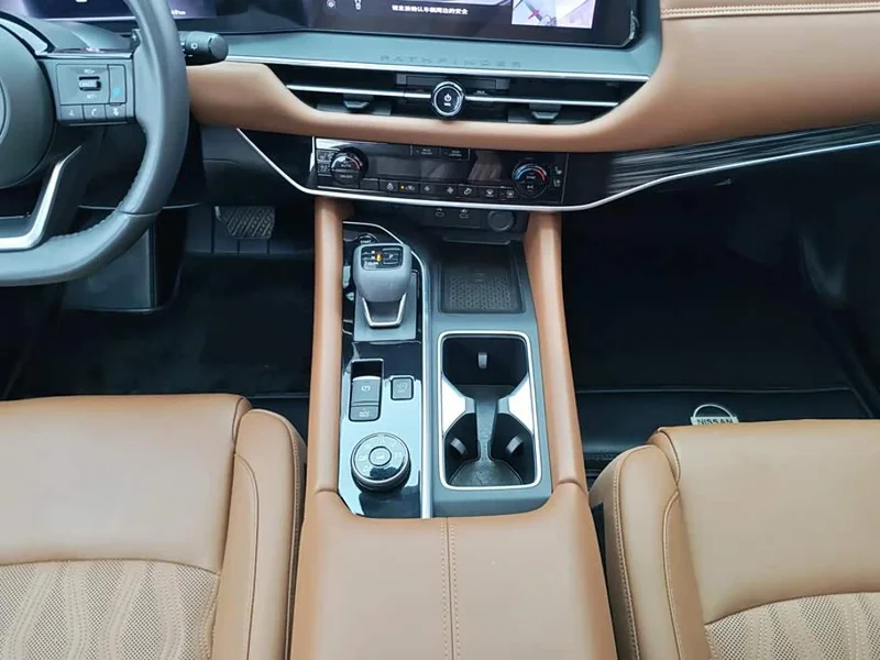 Nissan Pathfinder — фото 16