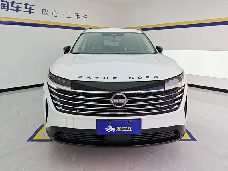 Nissan Pathfinder — фото 2