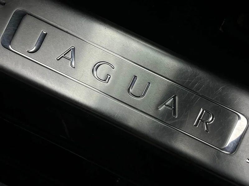 Jaguar XJ — фото 11