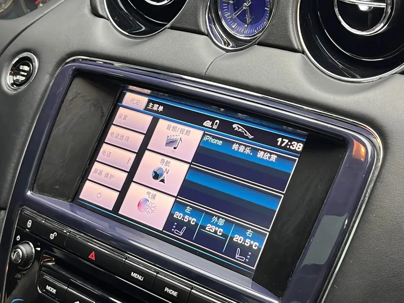 Jaguar XJ — фото 28
