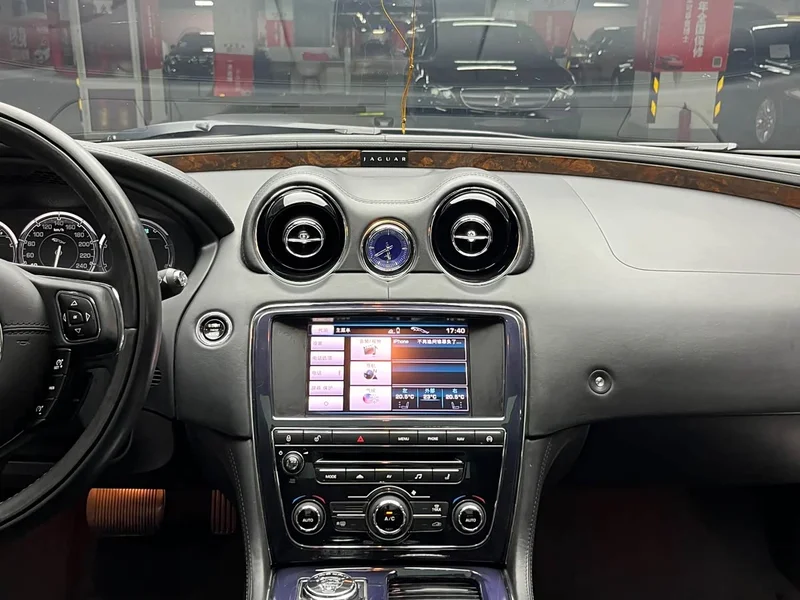 Jaguar XJ — фото 33